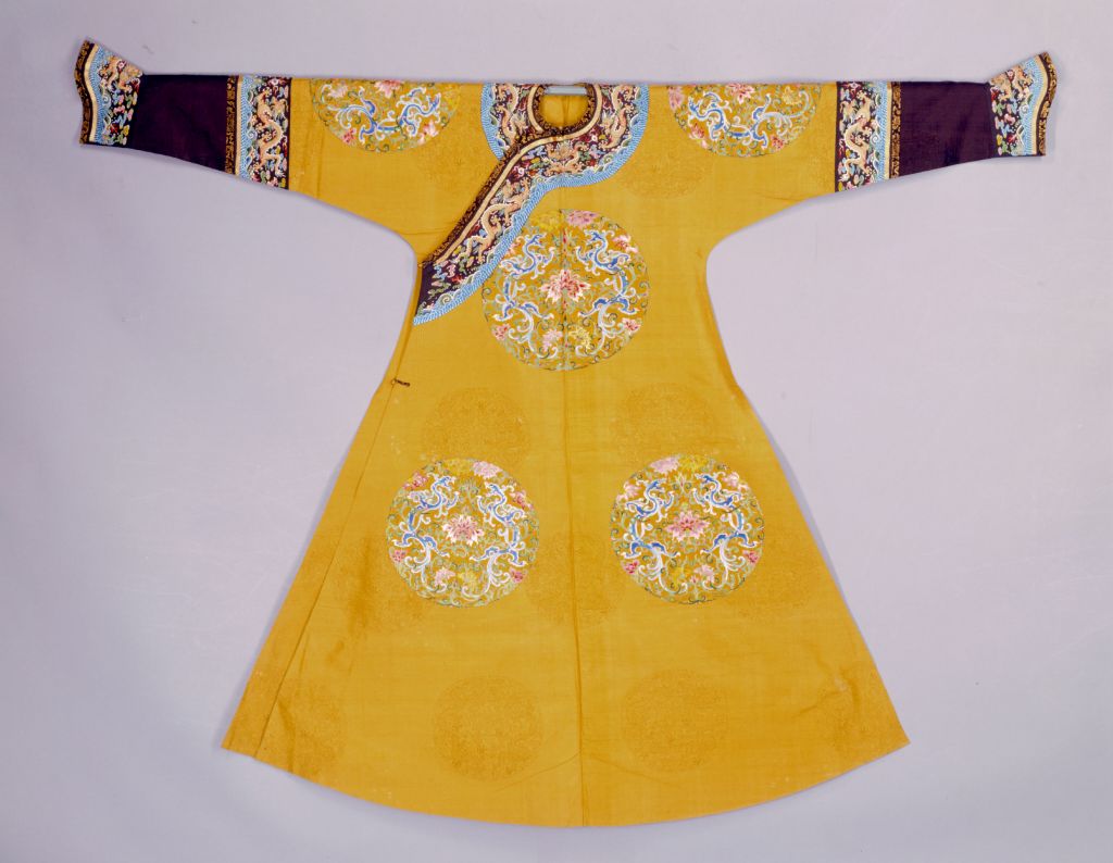 图片[1]-Fragrant Color Embroidery Eight Regiments Kui Long Peony Single Robe-China Archive